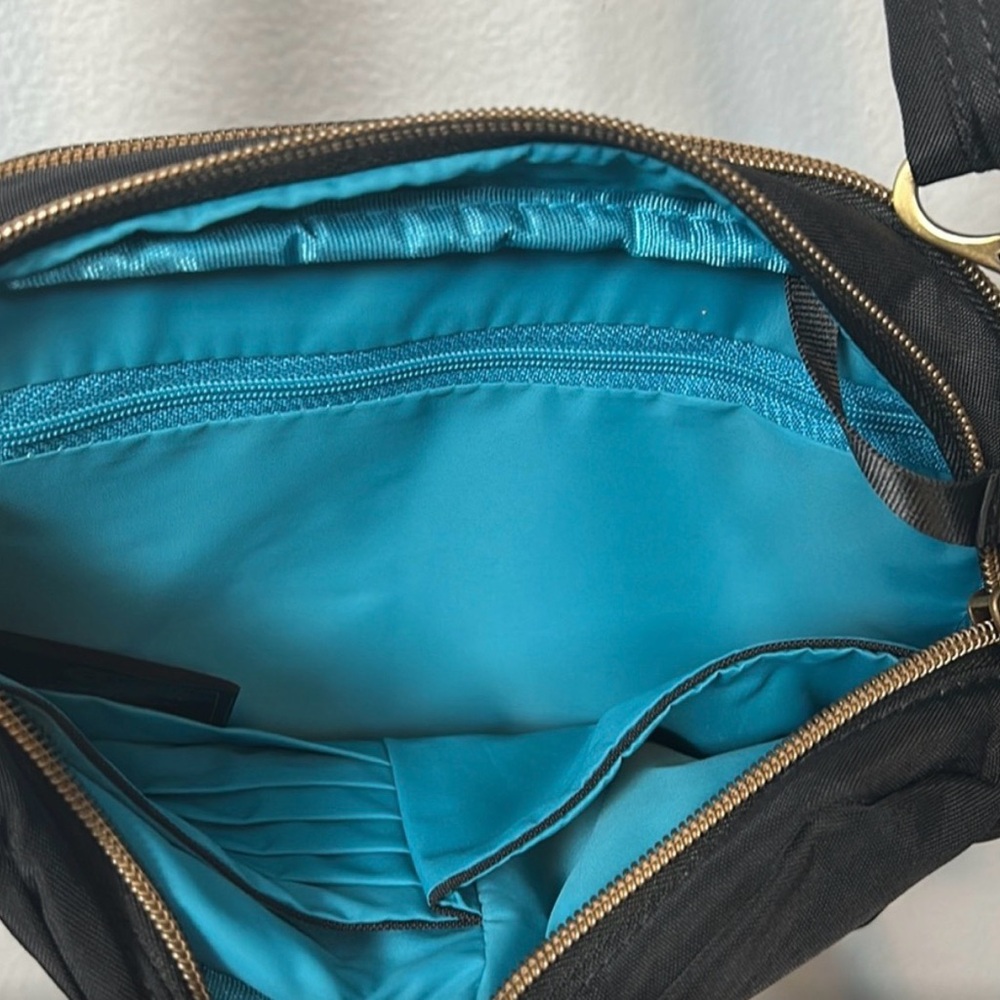 Travelon Black Crossbody Anti-Theft Nylon Bag - Picture 5 of 10